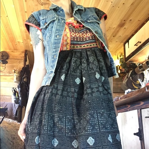 Vintage THAI NATIVE Embroidered Dress - Picture 5 of 5